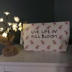 NWT Betsey Johnson Cosmetic Wristlet